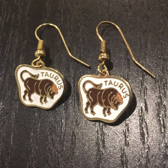 TAURUS ♉️ zodiac earrings - Picture 3 of 3